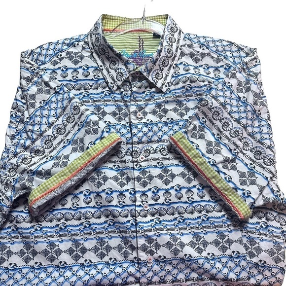 Robert Graham Fish Seashell Short Sleeve Shirt
Flip Cuff. Size 2XL - Picture 3 of 11